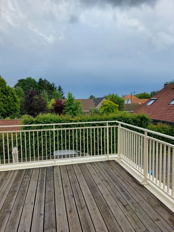 Pose de garde corps sur un balcon à Sainghin en Weppes, Arras, HDF-Menuiserie