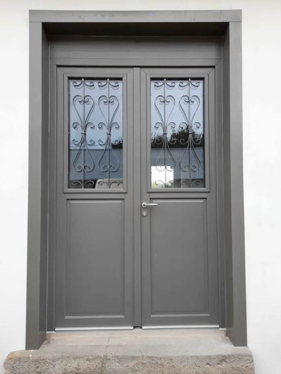 Pose d'une porte d'entrée de maison en PVC aux alentours d'Arras, Arras, HDF-Menuiserie